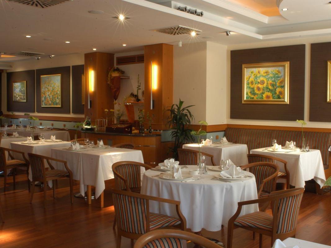 Hotel Kalvaria Superior Gyor Restaurant photo