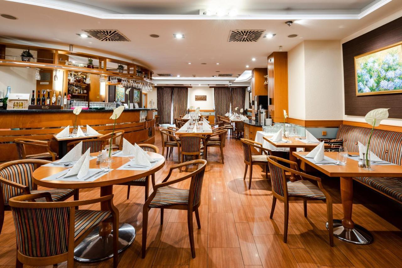 Hotel Kalvaria Superior Gyor Exterior photo